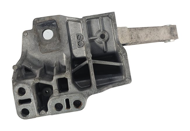 Thumbnail 2: 2016 LAND ROVER DISCOVERY SPORT L550 2.0L 204PT ENGINE MOTOR MOUNT BRACKET