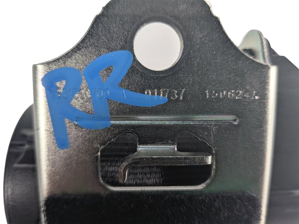 Thumbnail 4: 2016 LAND ROVER DISCOVERY SPORT L550 REAR RIGHT SEATBELT RETRACTOR (Black)