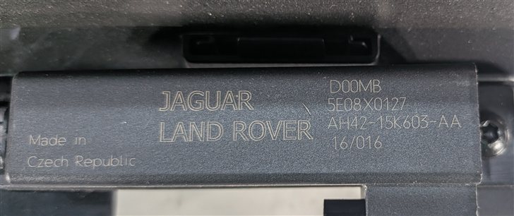 Thumbnail 4: 2016 LAND ROVER DISCOVERY SPORT L550 CENTER RADIO BEZEL AIR VENT ANTENNA (Black)
