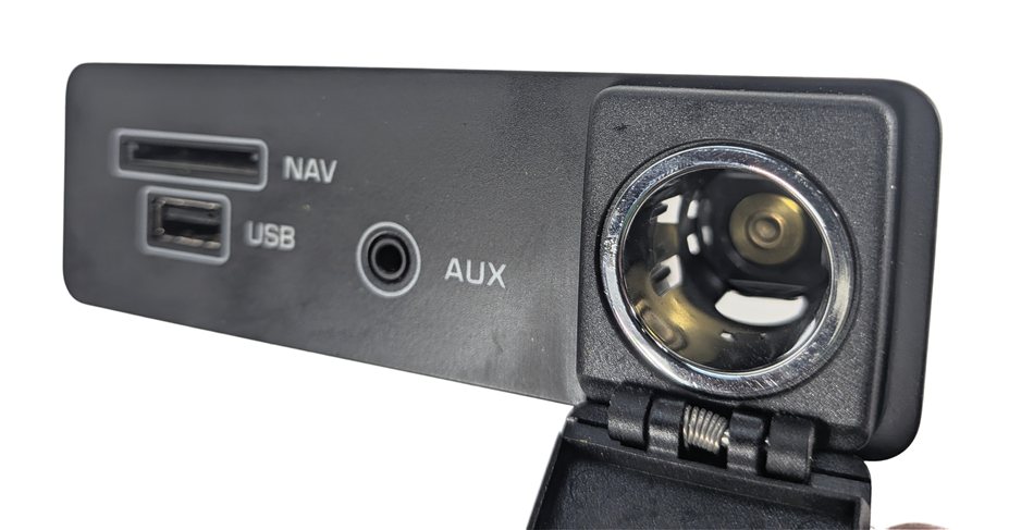 Thumbnail 6: 2016 LAND ROVER DISCOVERY SPORT L550 CONSOLE USB AUX MEDIA PORT 12V OUTLET