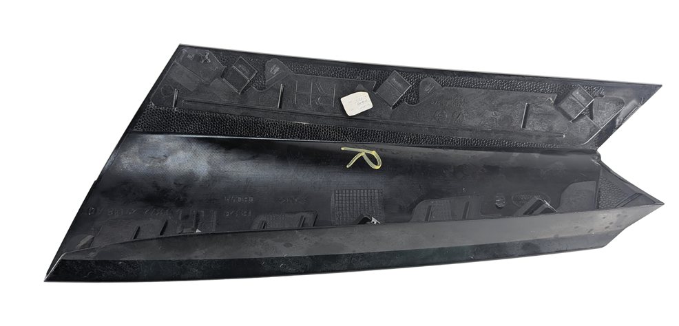 Thumbnail 3: 2016 LAND ROVER DISCOVERY SPORT L550 RIGHT REAR EXTERIOR D PILLAR MOLDING BLACK