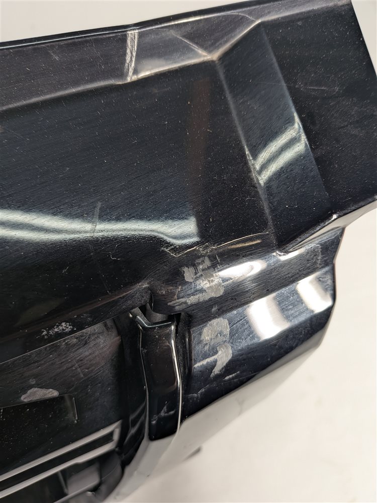 Thumbnail 6: 14-16 LAND ROVER LR4 FRONT UPPER CENTER HOOD GRILLE TRIM (BLACK & SILVER)