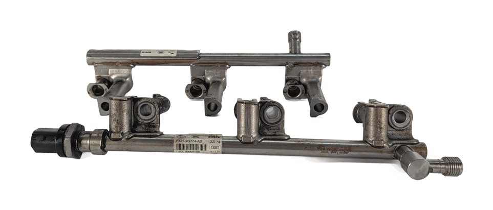 Thumbnail 2: 16 LAND ROVER LR4 3.0L SUPER AJ126 ENGINE FUEL INJECTOR RAIL SET/2 w/SENSOR