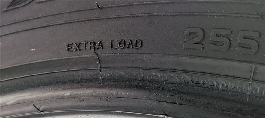 Thumbnail 7: 2016 LAND ROVER LR4 (L319) FALKEN WILDPEAK A/T TRAIL 255/55R19 111V TIRE