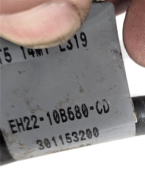 Thumbnail 9: 2016 LAND ROVER LR4 (L319) 3.0L POSITIVE BATTERY CABLE w/ TERMINAL