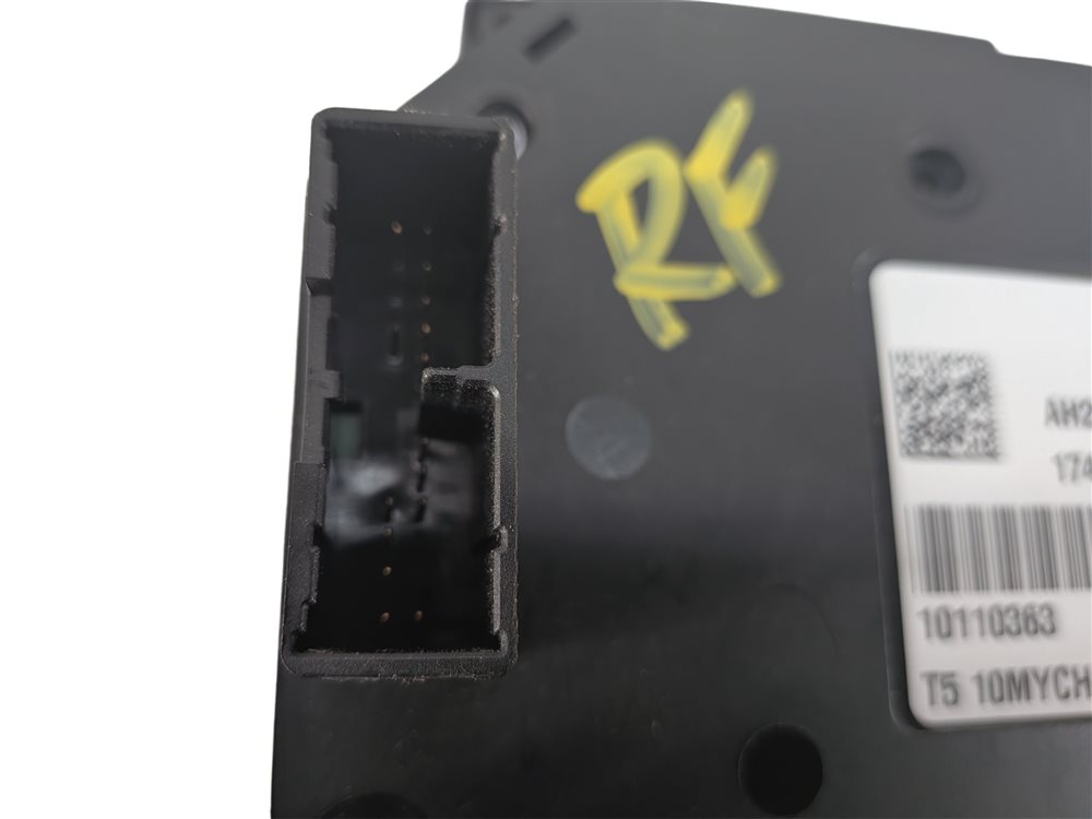 Thumbnail 5: 2016 LAND ROVER LR4 (L319) FRONT RIGHT PASSENGER SEAT ADJUSTMENT SWITCH
