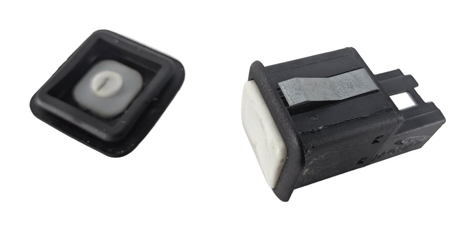 Thumbnail 3: 2016 LAND ROVER LR4 (L319) LOWER TAILGATE RELEASE OPEN SWITCH