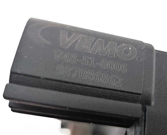Thumbnail 4: 2016 LAND ROVER LR4 L319 AIR SUSPENSION VALVE BLOCK w/PRESSURE SENSOR VEMO