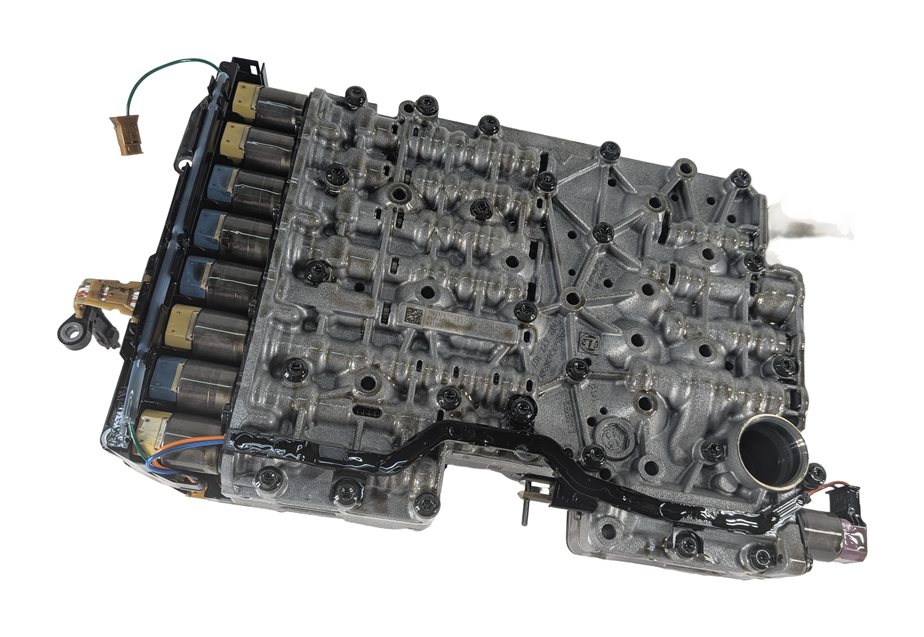 Thumbnail 5: 2016-2018 BMW X5 (F15) 2.0L HYBRID TRANSMISSION VALVE BODY MECHATRONIC