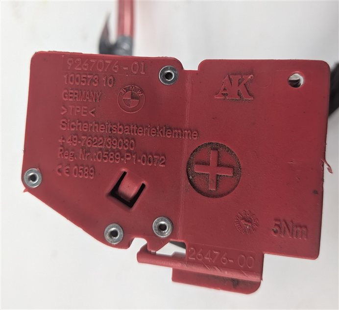 Thumbnail 6: 2016 BMW X5 F15 2.0L POSITIVE BATTERY CABLE w/ SAFETY TERMINAL