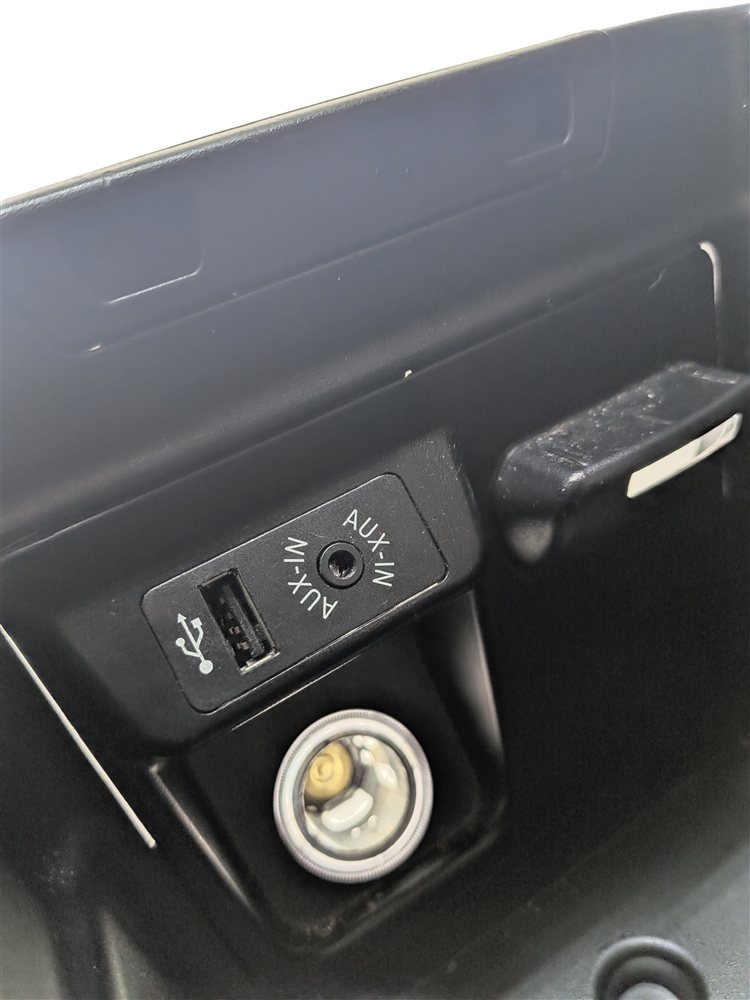 Thumbnail 5: 14-18 BMW X5 F15 FRONT CENTER CONSOLE STORAGE BIN w/ ARMREST LID (Black)