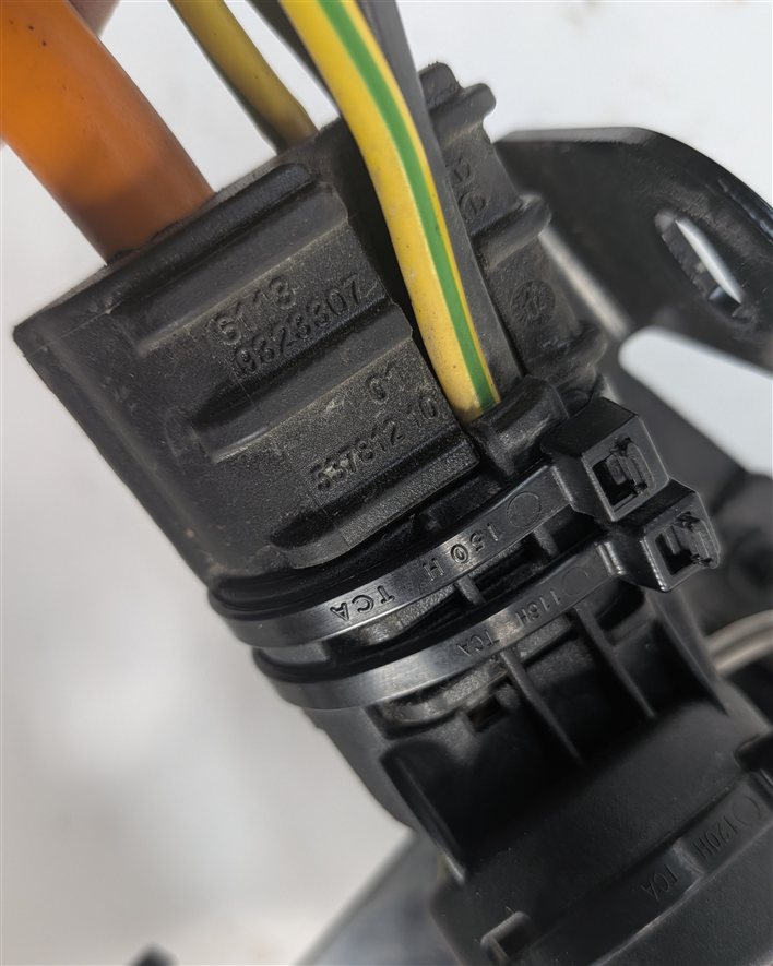 Thumbnail 6: 2016 BMW X5 F15 HYBRID PLUG-IN CHARGING PORT SOCKET w/ CABLE