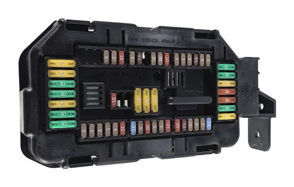 2016 BMW X5 F15 2.0L FRONT POWER DISTRIBUTION FUSE BOX RELAY CARRIER