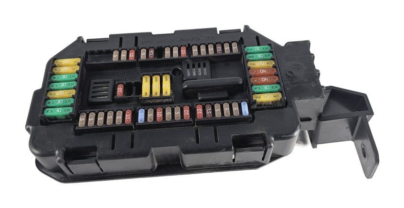 Thumbnail 2: 2016 BMW X5 F15 2.0L FRONT POWER DISTRIBUTION FUSE BOX RELAY CARRIER
