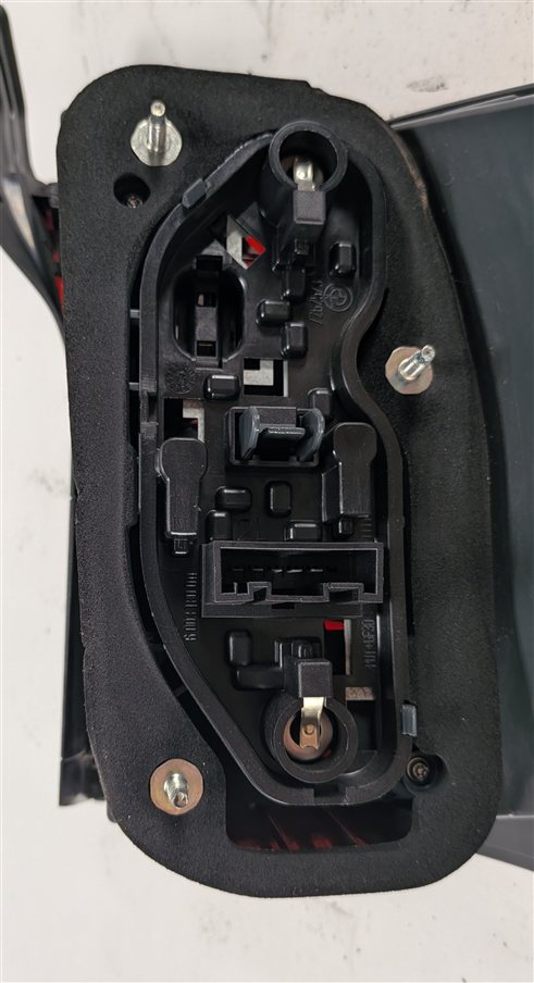 Thumbnail 9: 2011-2013 BMW X5 X5M (E70) LEFT DRIVER REAR OUTER TAILLIGHT BRAKE LIGHT LAMP