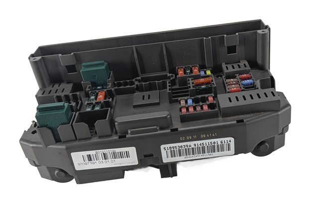 Thumbnail 4: 2012 BMW X5 (E70) 3.0L FRONT POWER DISTRIBUTION FUSE BOX RELAY CARRIER