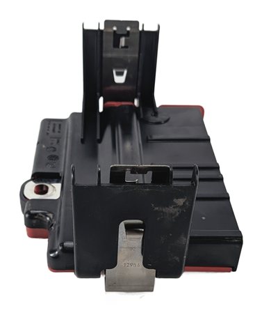 Thumbnail 5: 2012 BMW X5 E70 3.0L REAR POSITIVE BATTERY TERMINAL POWER DISTRIBUTION BLOCK