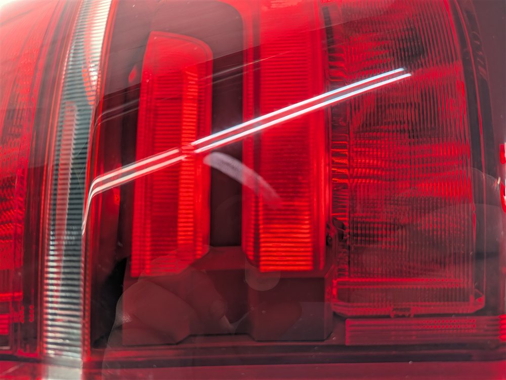 Thumbnail 6: 2011-2013 BMW X5 X5M (E70) RIGHT PASSENGER REAR OUTER TAILLIGHT BRAKE LIGHT LAMP