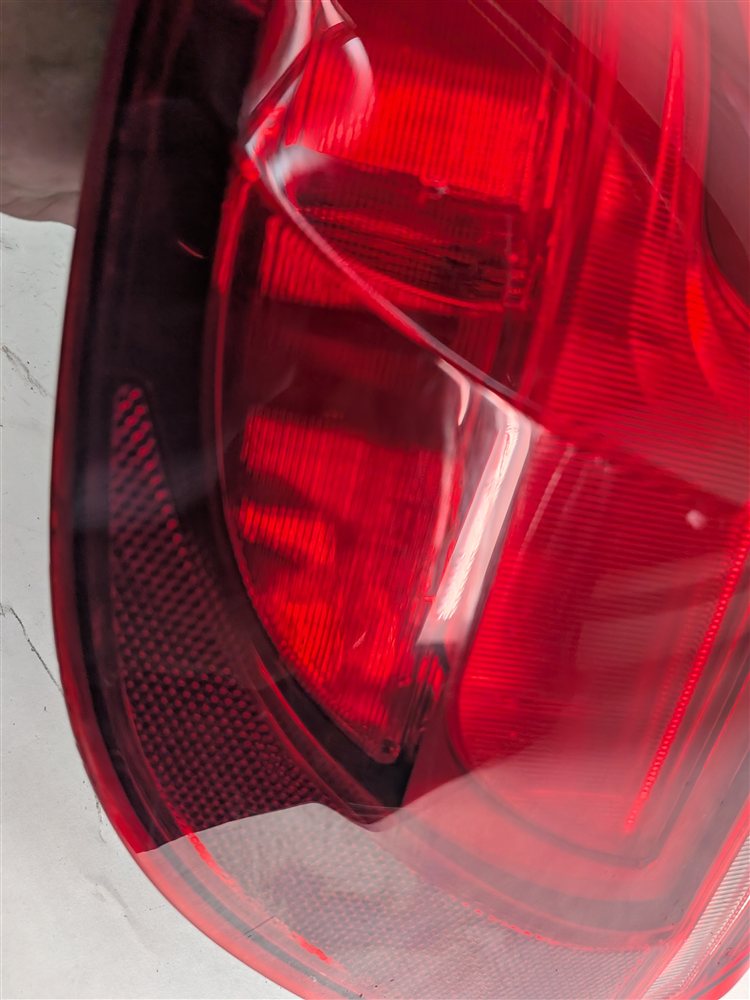 Thumbnail 9: 2011-2013 BMW X5 X5M (E70) RIGHT PASSENGER REAR OUTER TAILLIGHT BRAKE LIGHT LAMP