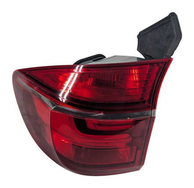 2011-2013 BMW X5 X5M (E70) LEFT DRIVER REAR OUTER TAILLIGHT BRAKE LIGHT LAMP