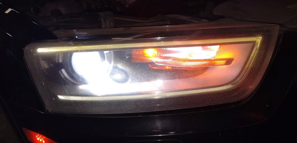 Thumbnail 2: 2015 AUDI Q3 (8U) FRONT RIGHT PASSENGER XENON HID HEADLIGHT LIGHT LAMP (NON AFS)