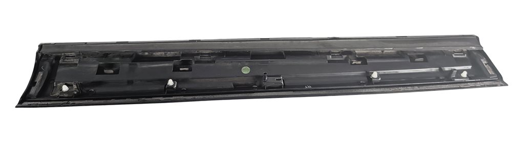 Thumbnail 4: 2015 AUDI Q3 SUV (8U) FRONT RIGHT PASSENGER LOWER DOOR TRIM MOULDING (Black)