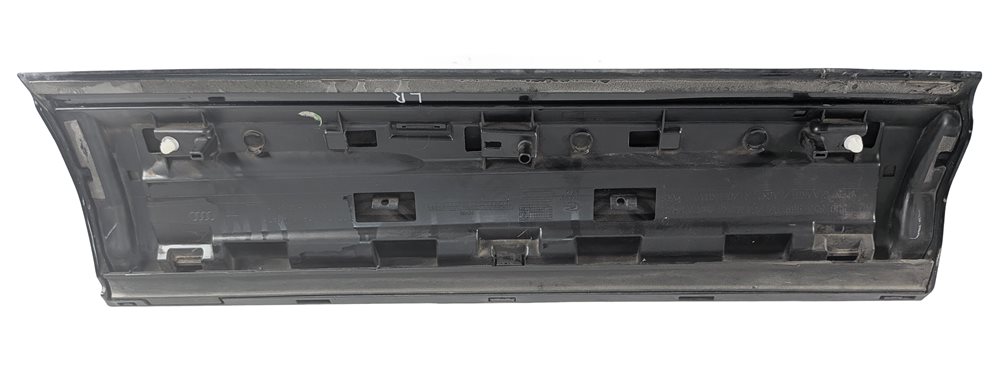 Thumbnail 3: 2015 AUDI Q3 (8U) REAR LEFT LOWER DOOR MOULDING TRIM PANEL (Black)