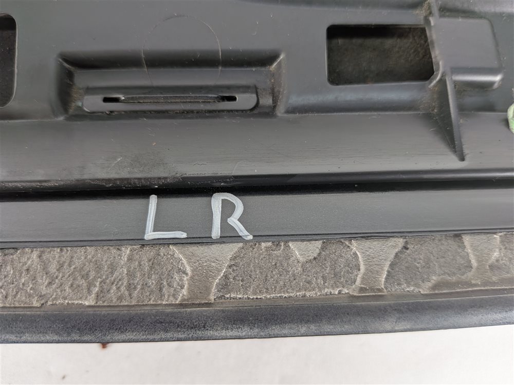 Thumbnail 4: 2015 AUDI Q3 (8U) REAR LEFT LOWER DOOR MOULDING TRIM PANEL (Black)