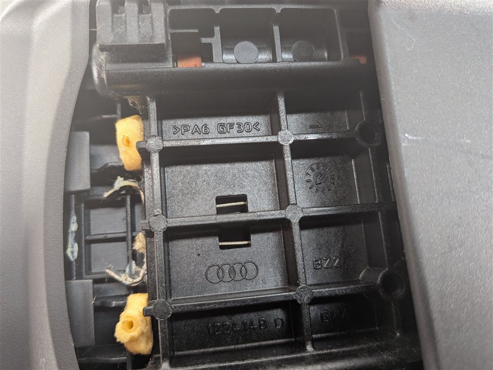 Thumbnail 5: 2015-2018 AUDI Q3 (8U) FRONT CENTER CONSOLE ARMREST ARM REST LID (BROWN)