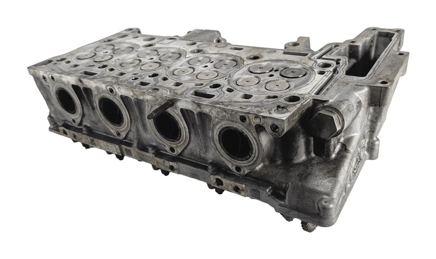 Thumbnail 1: 2014-2018 BMW 328i X3 (F25 F30) 2.0L N47T TURBO DIESEL ENGINE CYLINDER HEAD