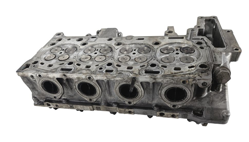 Thumbnail 2: 2014-2018 BMW 328i X3 (F25 F30) 2.0L N47T TURBO DIESEL ENGINE CYLINDER HEAD
