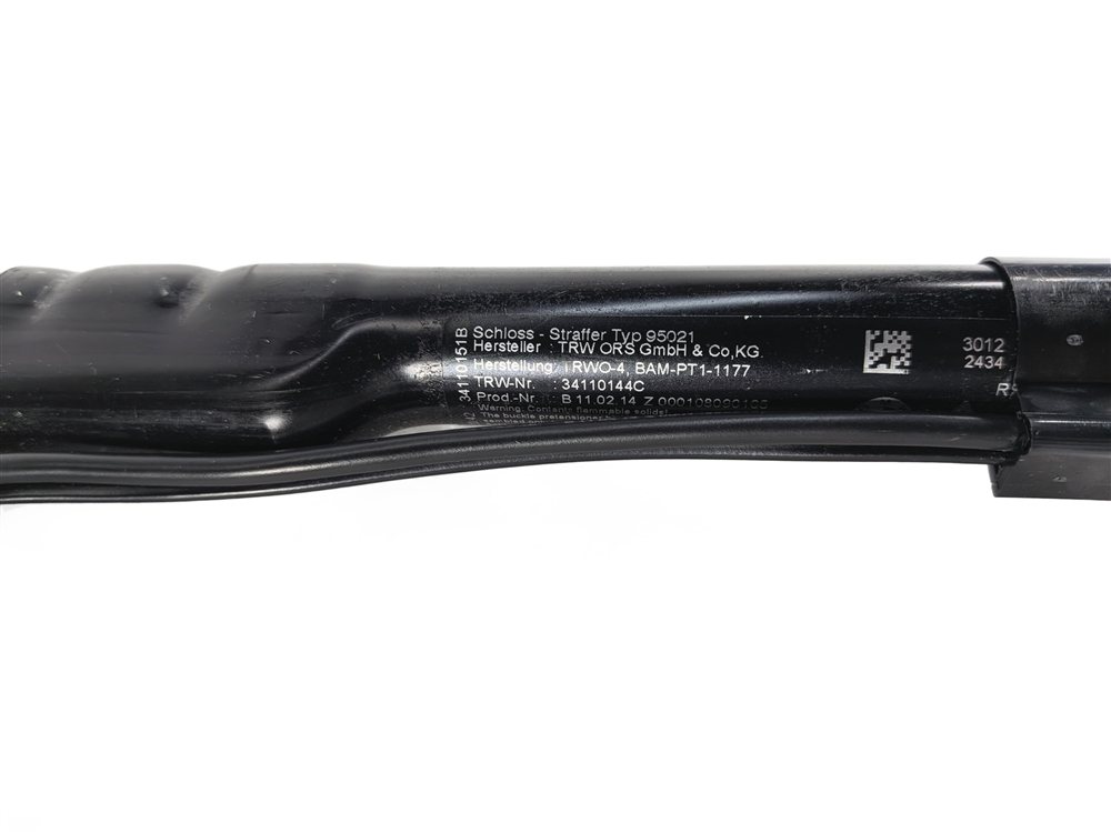 Thumbnail 6: 12-19 BMW 2 3 4 M3 (F22 F32 F33 F34 F36) FRONT RIGHT PASSENGER SEATBELT RECEIVER