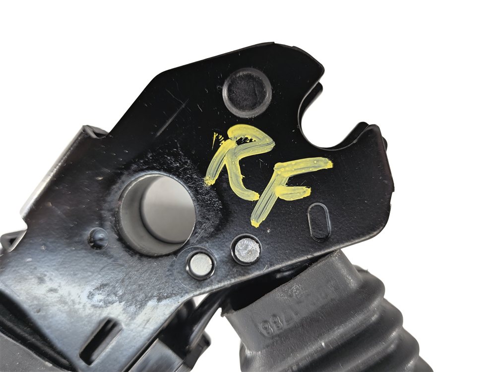 Thumbnail 9: 12-19 BMW 2 3 4 M3 (F22 F32 F33 F34 F36) FRONT RIGHT PASSENGER SEATBELT RECEIVER