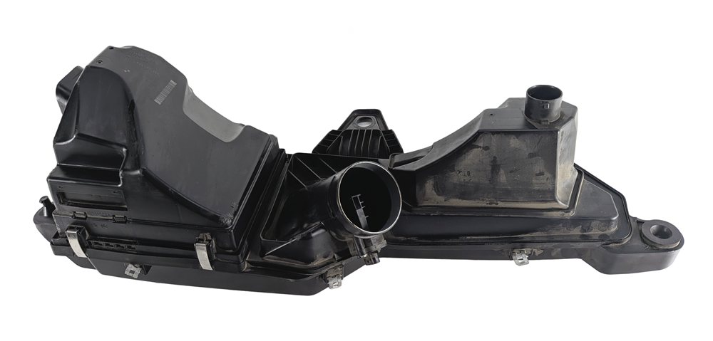 Thumbnail 4: 2014-2018 BMW 328i (F30) 2.0L N47T DIESEL ENGINE AIR FILTER HOUSING w/ SENSOR