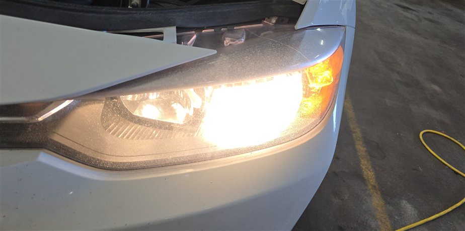 Thumbnail 2: 12-15 BMW 320i 328i 335i (F30) SEDAN - LEFT DRIVER HALOGEN HEADLIGHT LIGHT LAMP