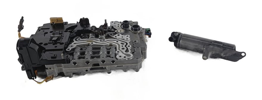 14-18 BMW 328i (F30) DIESEL 8HP-45 AT AUTO TRANSMISSION VALVE BODY w/ OIL PUMP