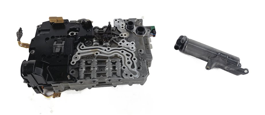 Thumbnail 2: 14-18 BMW 328i (F30) DIESEL 8HP-45 AT AUTO TRANSMISSION VALVE BODY w/ OIL PUMP