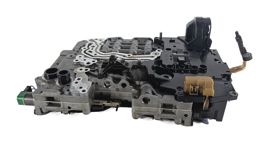Thumbnail 6: 14-18 BMW 328i (F30) DIESEL 8HP-45 AT AUTO TRANSMISSION VALVE BODY w/ OIL PUMP
