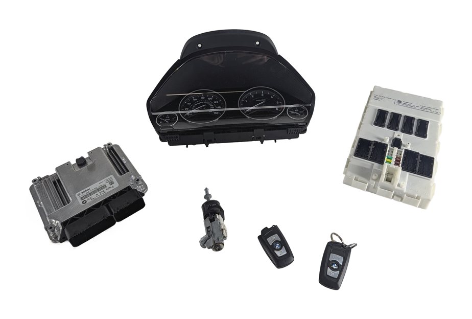 Thumbnail 3: 2014-2018 BMW 328i (F30) DIESEL SPEEDOMETER BODY ENGINE CONTROL MODULE & KEY SET
