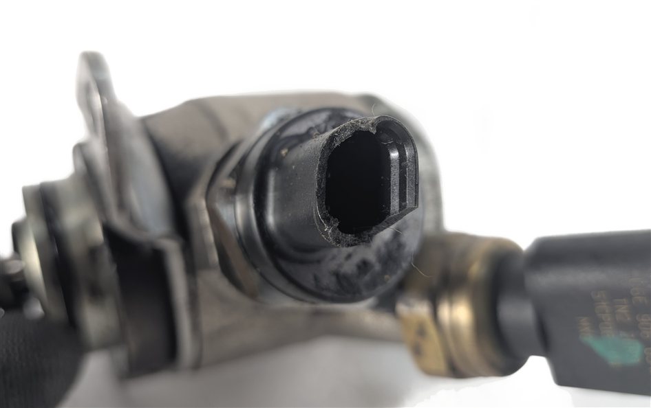 Thumbnail 9: 2010 AUDI S4 B8 8K 3.0L SUPER ENGINE HIGH PRESSURE FUEL PUMP 07L127026E