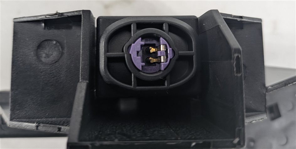 Thumbnail 6: 2010 AUDI S4 B8 8K 3.0L BATTERY POSITIVE TERMINAL FUSE OVERLOAD PROTECTION
