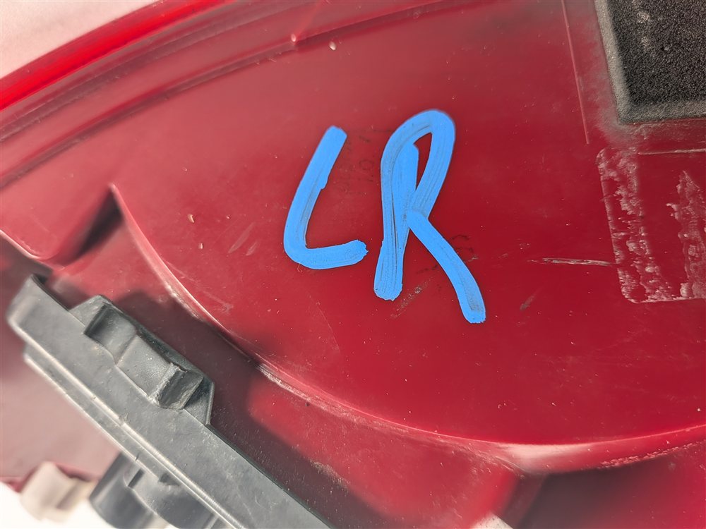 Thumbnail 7: 10-12 AUDI A4 S4 (B8 8K) REAR LEFT DRIVER OUTER TAILLIGHT BRAKE LIGHT LAMP (LED)