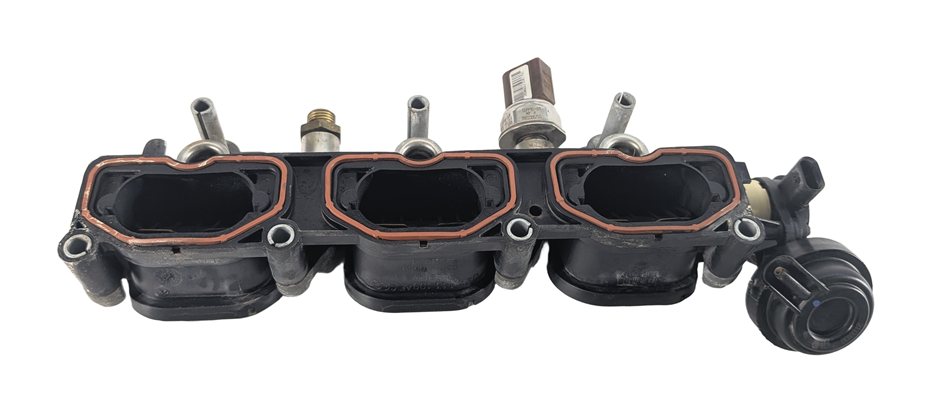 Thumbnail 2: 2010 AUDI S4 B8 8K 3.0L LEFT LOWER INTAKE MANIFOLD w/FUEL RAIL 06E133109AF