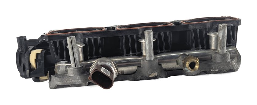 Thumbnail 5: 2010 AUDI S4 B8 8K 3.0L LEFT LOWER INTAKE MANIFOLD w/FUEL RAIL 06E133109AF
