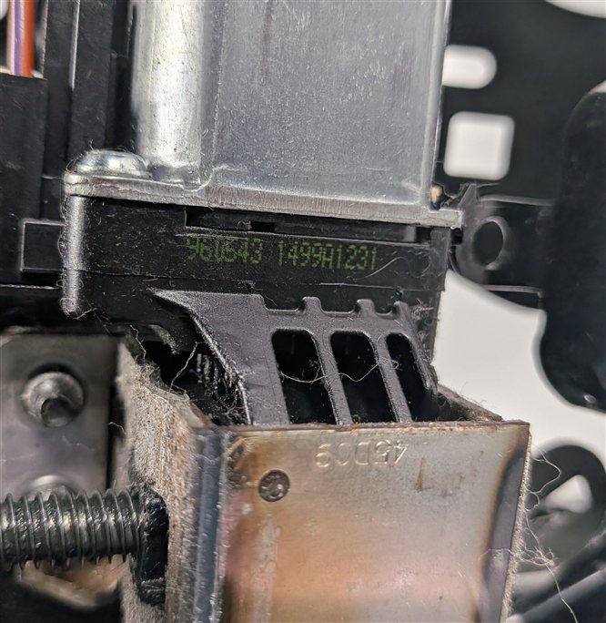 Thumbnail 17: 06-13 AUDI A3 8P FRONT LEFT DRIVER POWER SEAT TRACK FRAME MOTOR