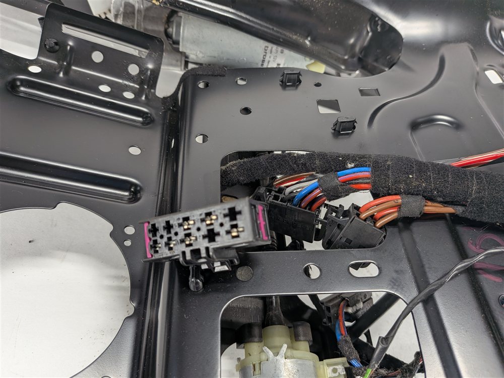 Thumbnail 7: 06-13 AUDI A3 8P FRONT LEFT DRIVER POWER SEAT TRACK FRAME MOTOR