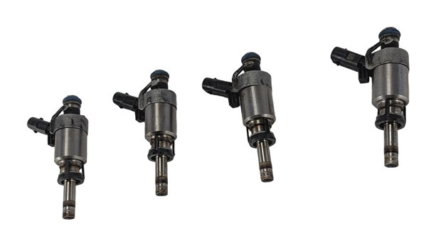 08-17 AUDI A3 A4 A5 A6 Q5 TT (8P B8 8K 8T 8R MK2 C7) 2.0L FSI FUEL INJECTOR SET4