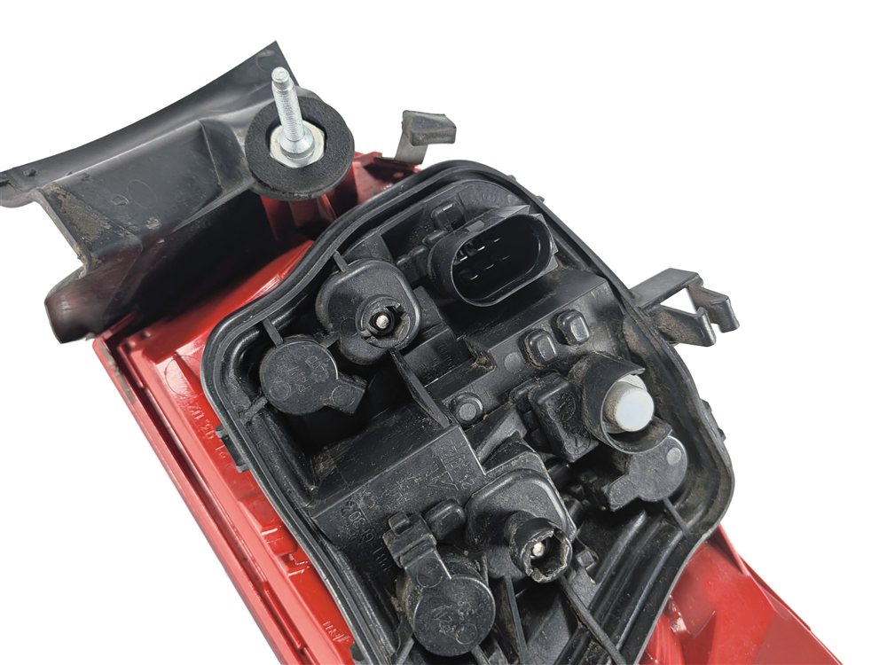 Thumbnail 10: 09-13 AUDI A3 (8P) RIGHT PASSENGER OUTER TAILLIGHT BRAKE LIGHT STOP SIGNAL LAMP