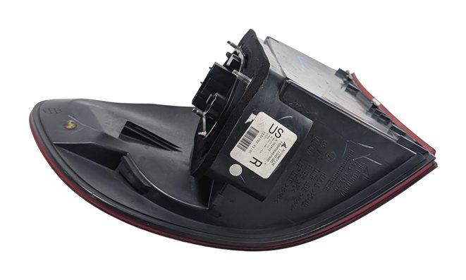 Thumbnail 4: 2011-2013 BMW X5 X5M (E70) RIGHT PASSENGER REAR OUTER TAILLIGHT BRAKE LIGHT LAMP