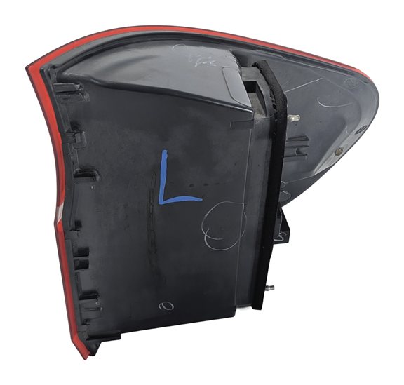 Thumbnail 2: 2011-2013 BMW X5 X5M (E70) LEFT DRIVER REAR OUTER TAILLIGHT BRAKE LIGHT LAMP